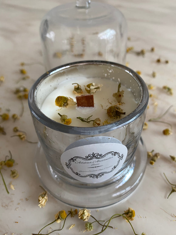 The Quartz Dome With Botanical Chamomile Petals