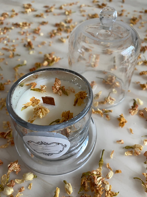 The Quartz Dome With Botanical Jasmine Petals