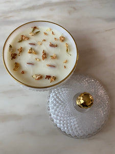 The Diamond with Jasmine Petals (4 Wicks)
