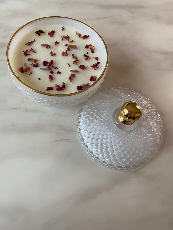 The Diamond with Botanical Rose Petals (4 Wicks)