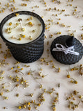 The Onyx With Botanical Chamomile Petals