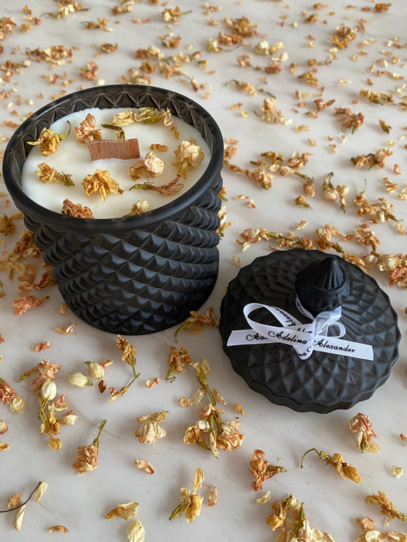 The Onyx With Botanical Jasmine Petals